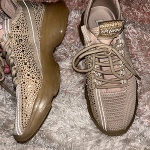 Steve Madden Sneakers SM NY90 size 10 women’s worn twice